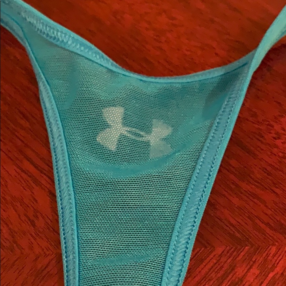 Under Armour Sports Bra - Picture 2 of 8